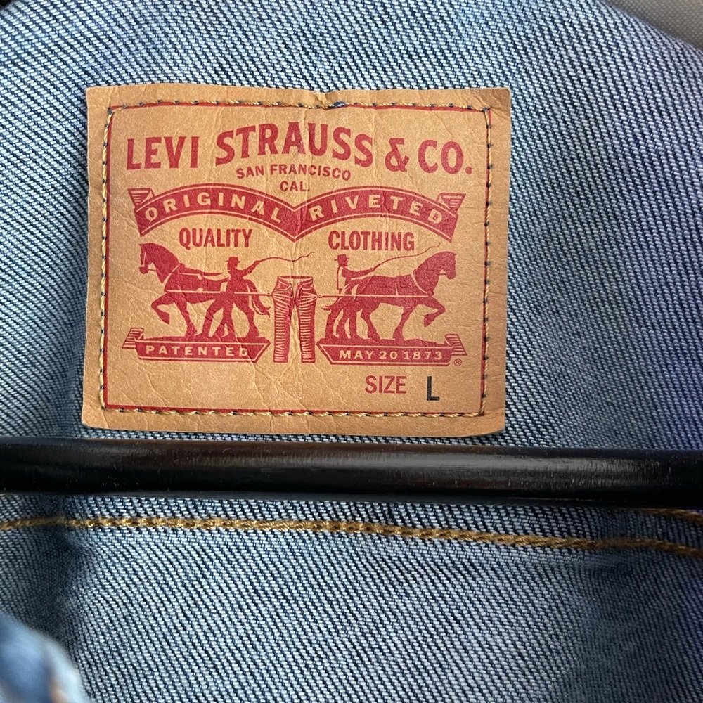Levi’s Jean Jacket - Picture 2 of 5